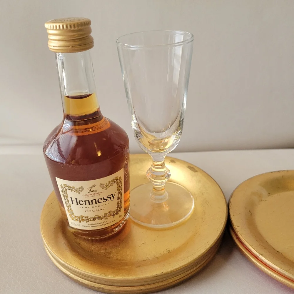 Vintage gold lacquer